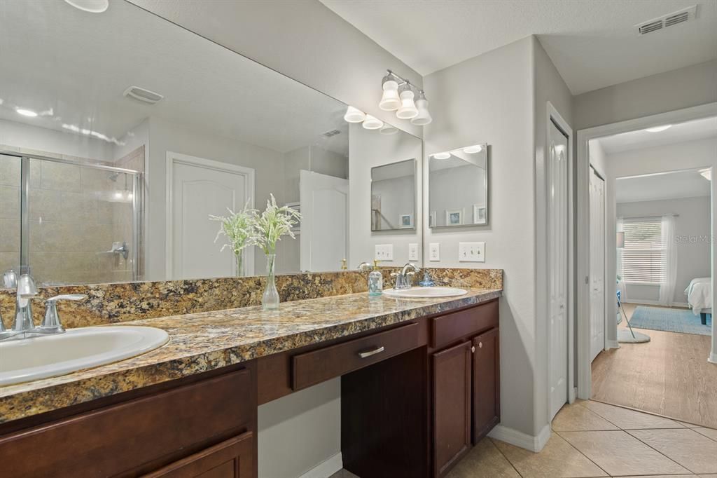 For Sale: $329,499 (3 beds, 2 baths, 1676 Square Feet)