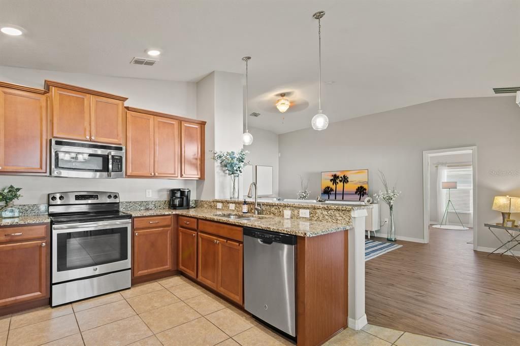 For Sale: $329,499 (3 beds, 2 baths, 1676 Square Feet)