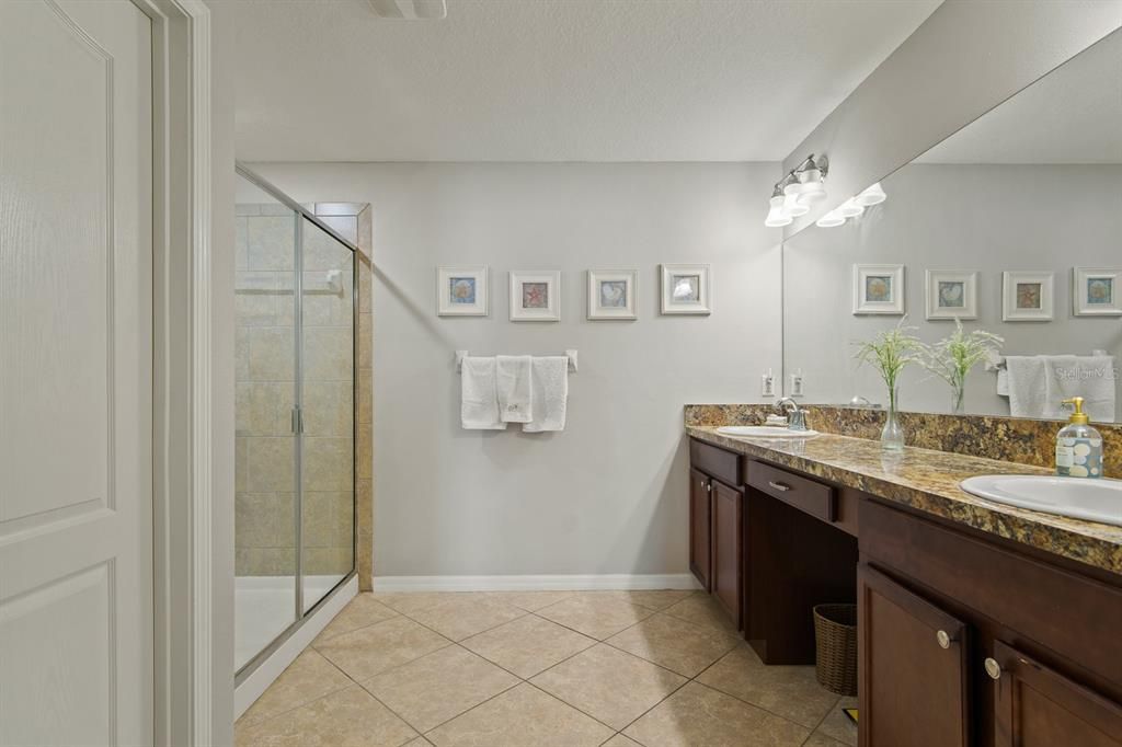 For Sale: $329,499 (3 beds, 2 baths, 1676 Square Feet)