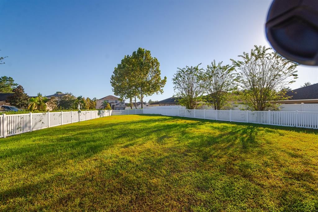 For Sale: $329,499 (3 beds, 2 baths, 1676 Square Feet)