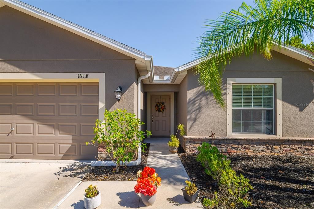 For Sale: $329,499 (3 beds, 2 baths, 1676 Square Feet)