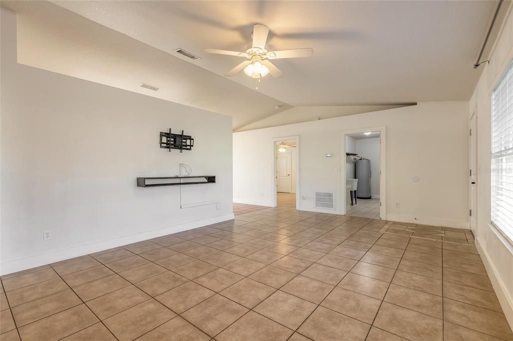 For Sale: $299,000 (3 beds, 2 baths, 1320 Square Feet)