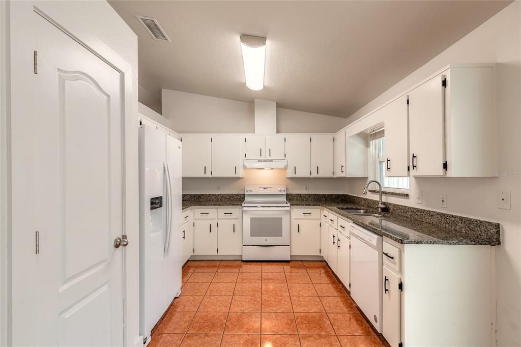 For Sale: $299,000 (3 beds, 2 baths, 1320 Square Feet)