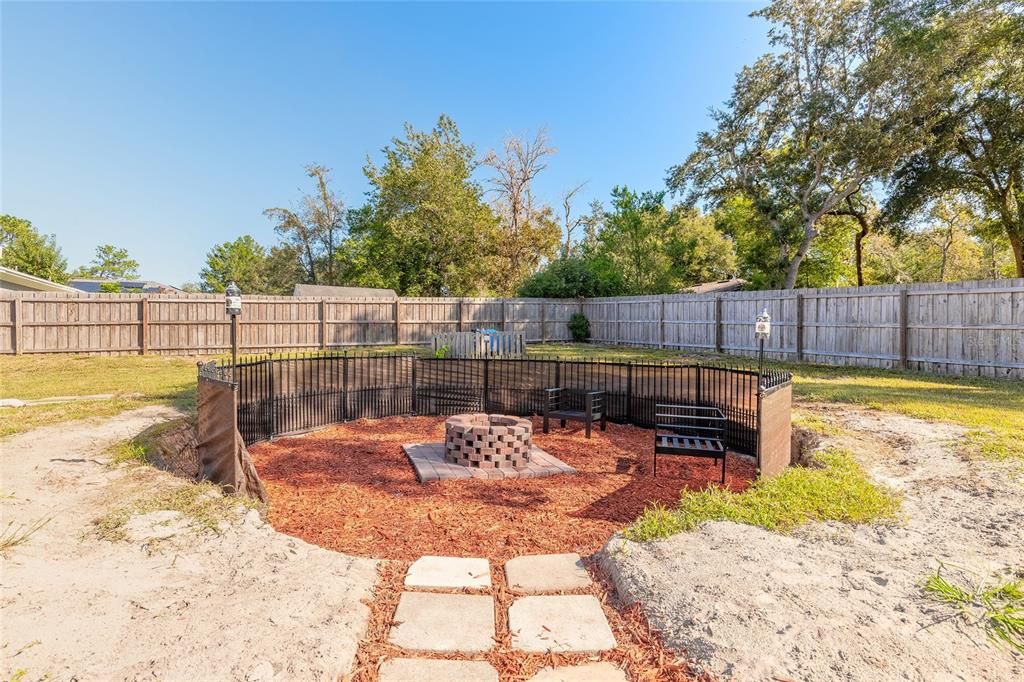 For Sale: $299,000 (3 beds, 2 baths, 1320 Square Feet)