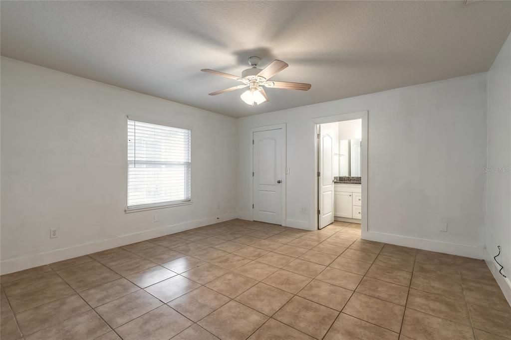 For Sale: $299,000 (3 beds, 2 baths, 1320 Square Feet)