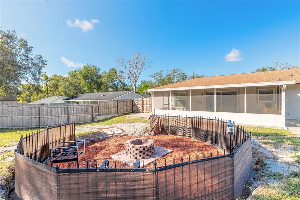 For Sale: $299,000 (3 beds, 2 baths, 1320 Square Feet)