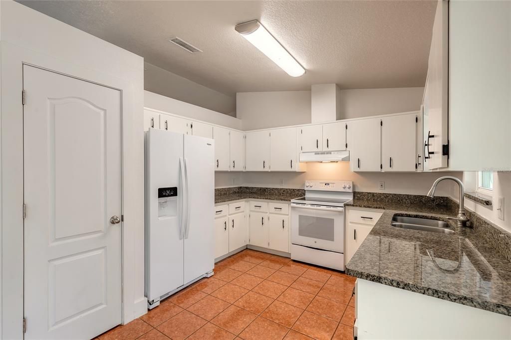 For Sale: $299,000 (3 beds, 2 baths, 1320 Square Feet)