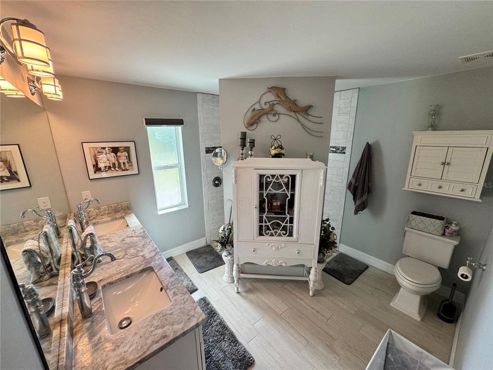 待售: $323,750 (2 贝兹, 2 浴室, 1400 平方英尺)