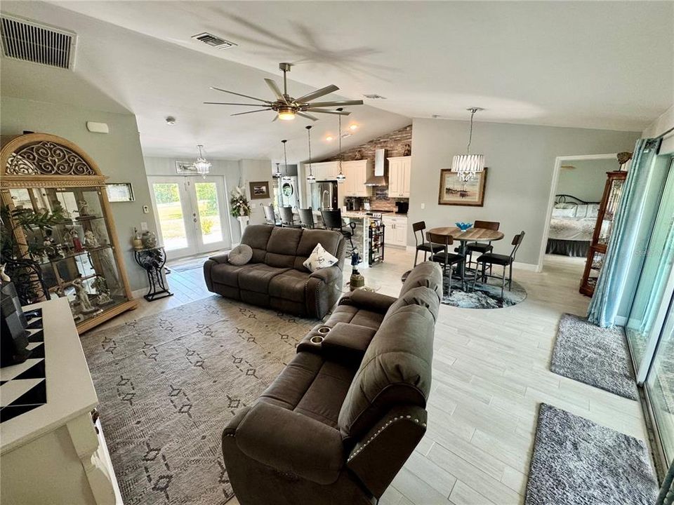 待售: $323,750 (2 贝兹, 2 浴室, 1400 平方英尺)