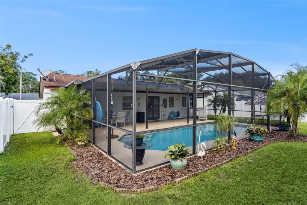 Под контрактом: $350,000 (3 спален, 2 ванн, 1258 Квадратных фут)