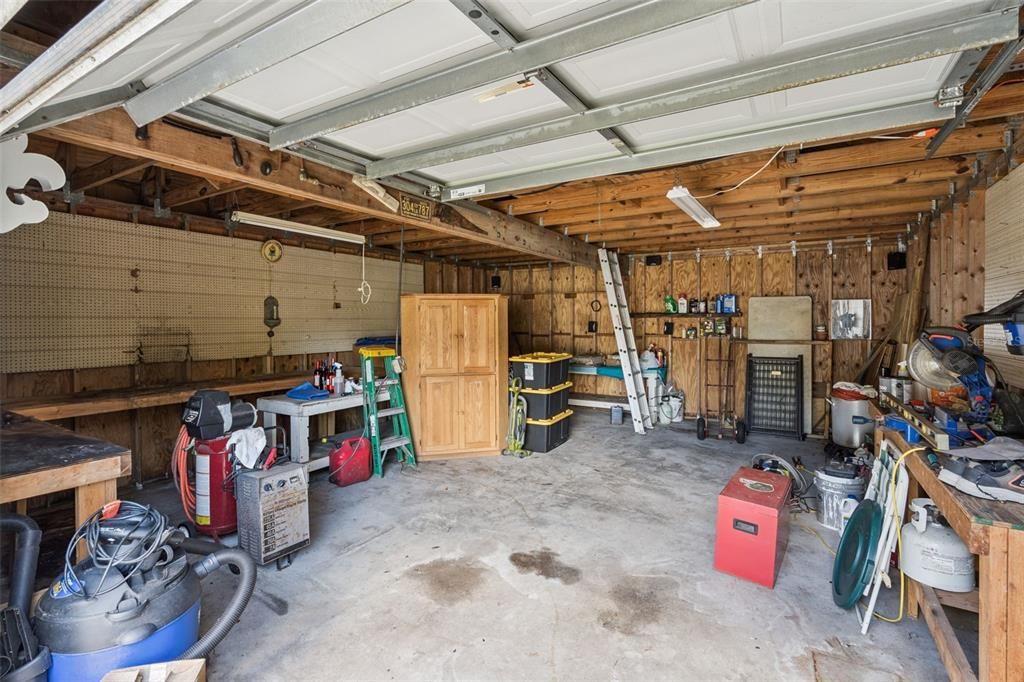 Под контрактом: $350,000 (3 спален, 2 ванн, 1258 Квадратных фут)