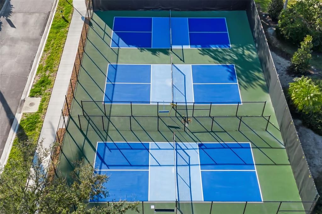 На продажу: $1,385,000 (5 спален, 4 ванн, 4127 Квадратных фут)