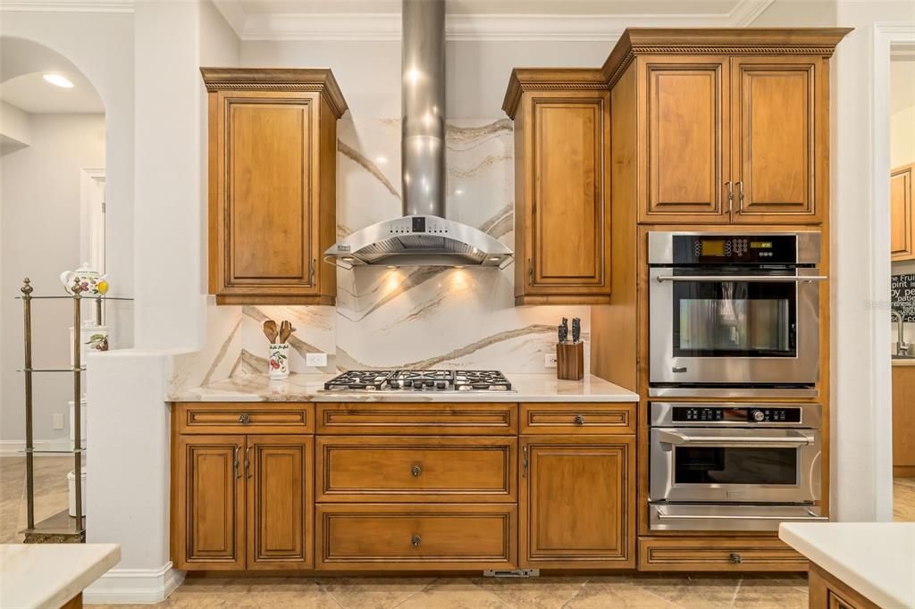 На продажу: $1,385,000 (5 спален, 4 ванн, 4127 Квадратных фут)