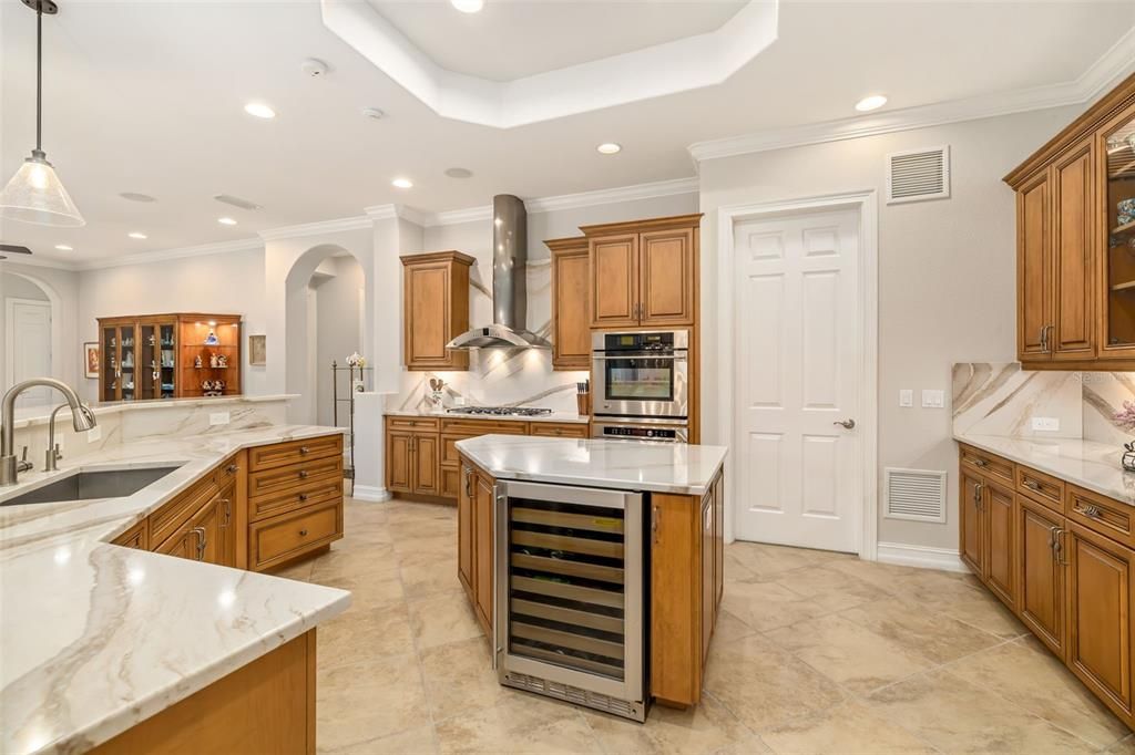 На продажу: $1,385,000 (5 спален, 4 ванн, 4127 Квадратных фут)