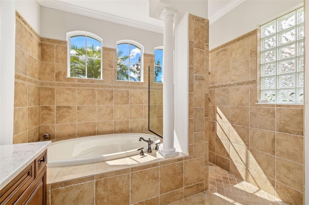 На продажу: $1,385,000 (5 спален, 4 ванн, 4127 Квадратных фут)