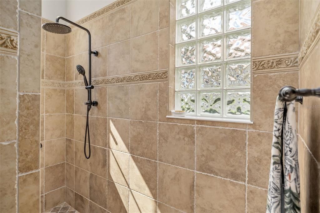 На продажу: $1,385,000 (5 спален, 4 ванн, 4127 Квадратных фут)