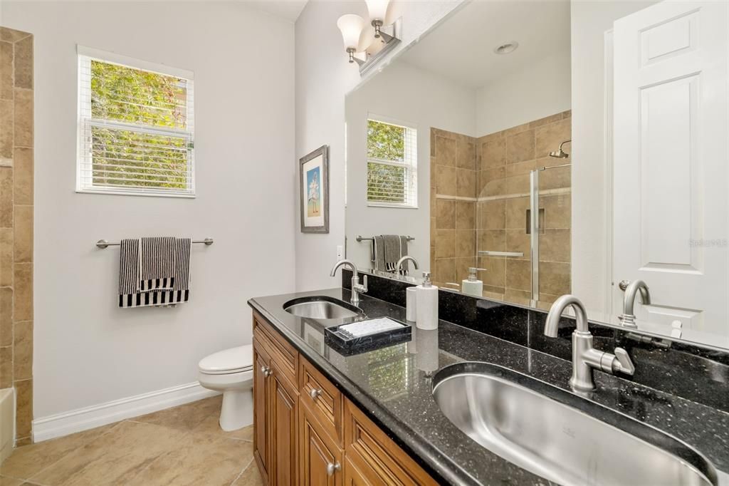 На продажу: $1,385,000 (5 спален, 4 ванн, 4127 Квадратных фут)