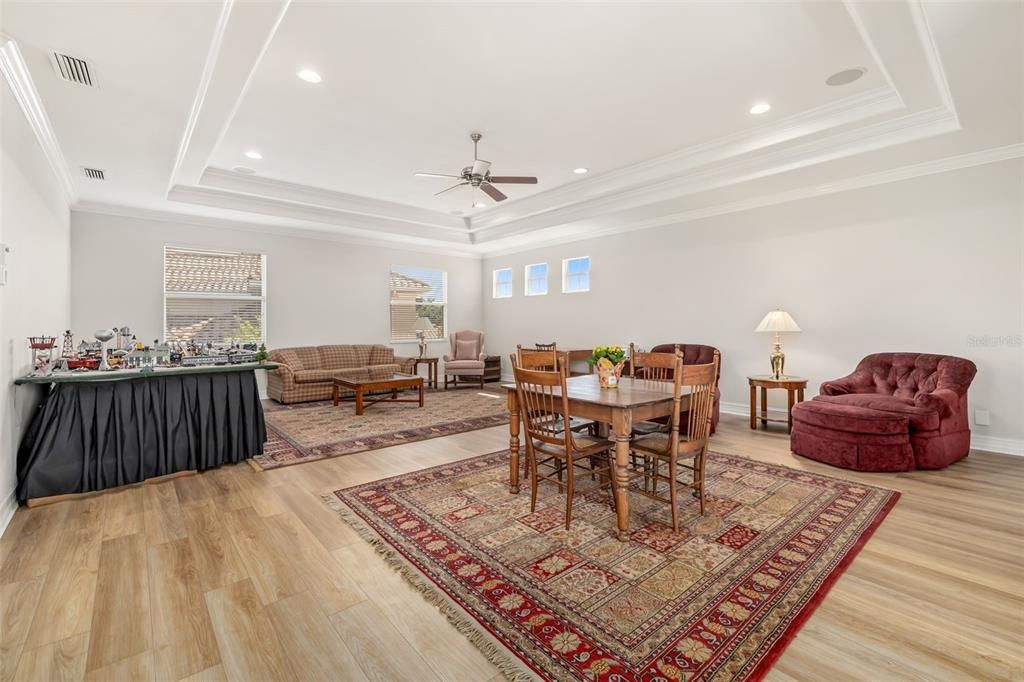 На продажу: $1,385,000 (5 спален, 4 ванн, 4127 Квадратных фут)