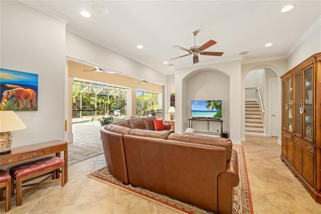 На продажу: $1,385,000 (5 спален, 4 ванн, 4127 Квадратных фут)