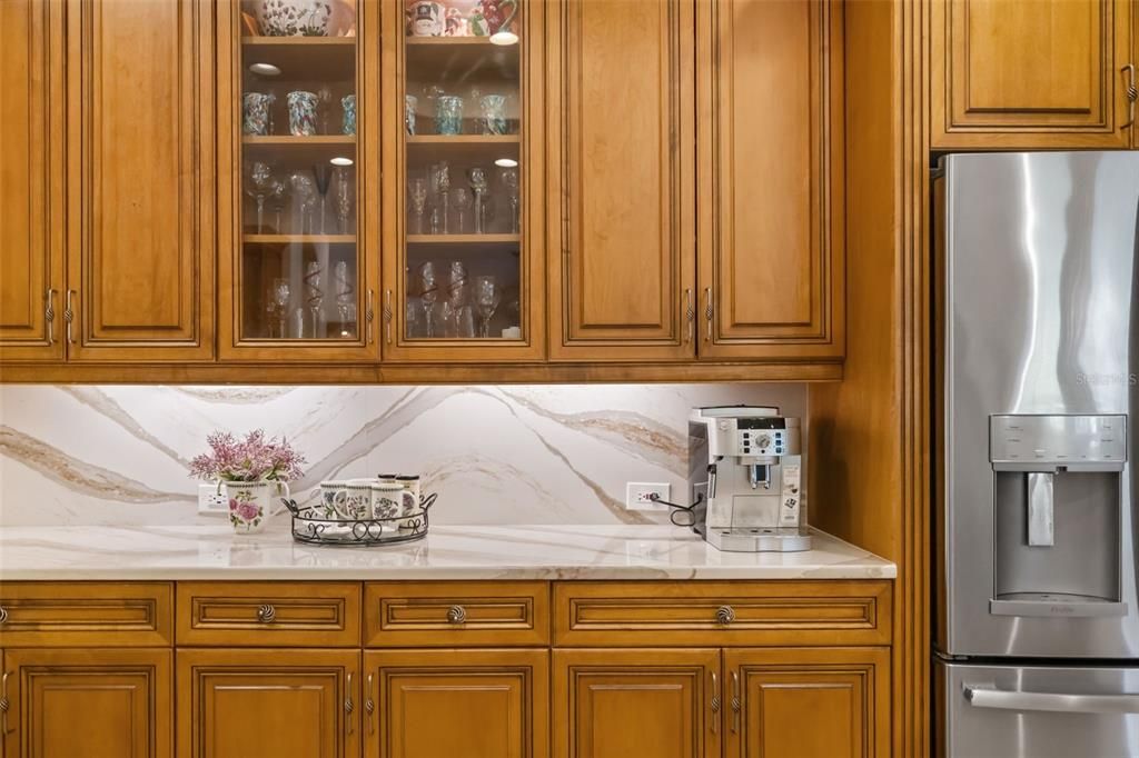 На продажу: $1,385,000 (5 спален, 4 ванн, 4127 Квадратных фут)