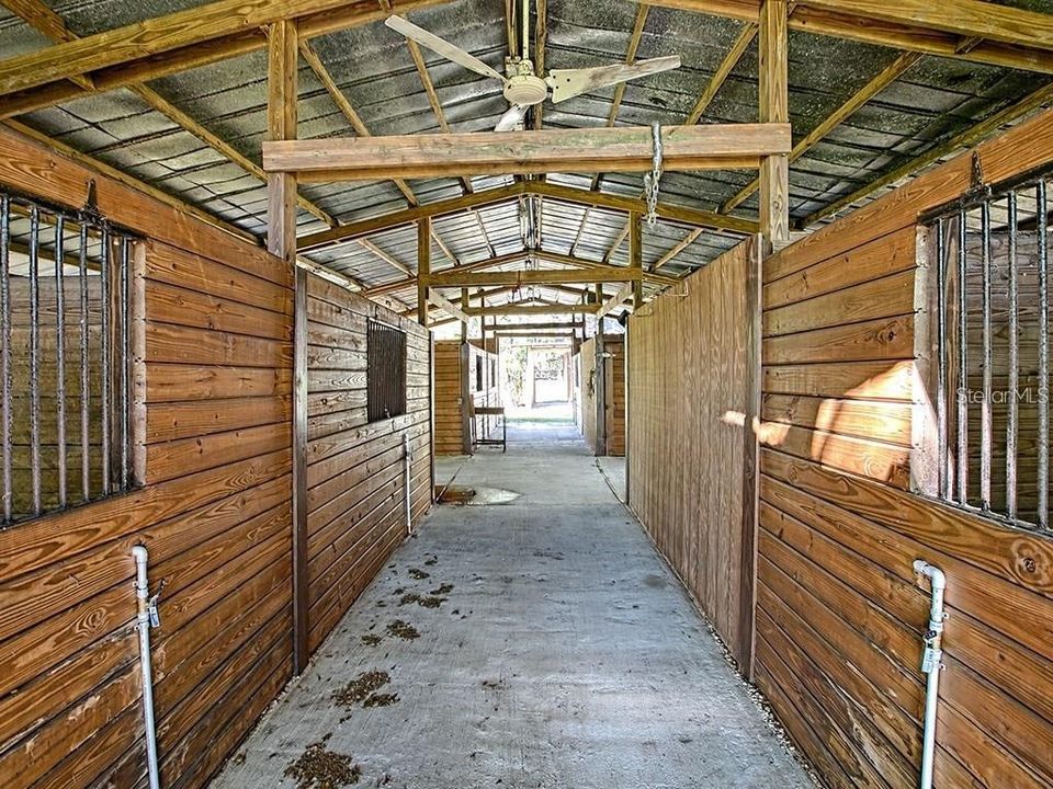 En Venta: $529,000 (4 camas, 2 baños, 2469 Pies cuadrados)