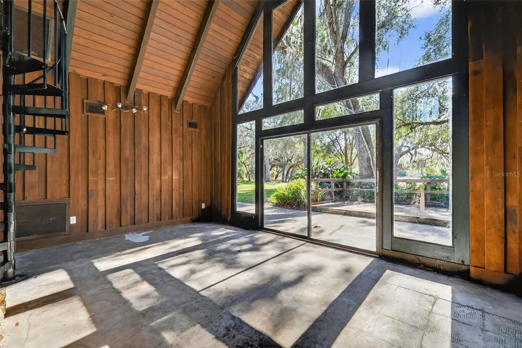 En Venta: $529,000 (4 camas, 2 baños, 2469 Pies cuadrados)