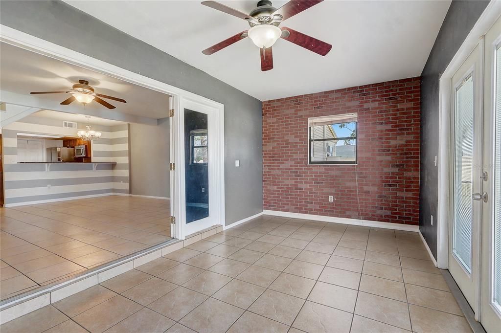 待售: $299,900 (2 贝兹, 2 浴室, 1440 平方英尺)