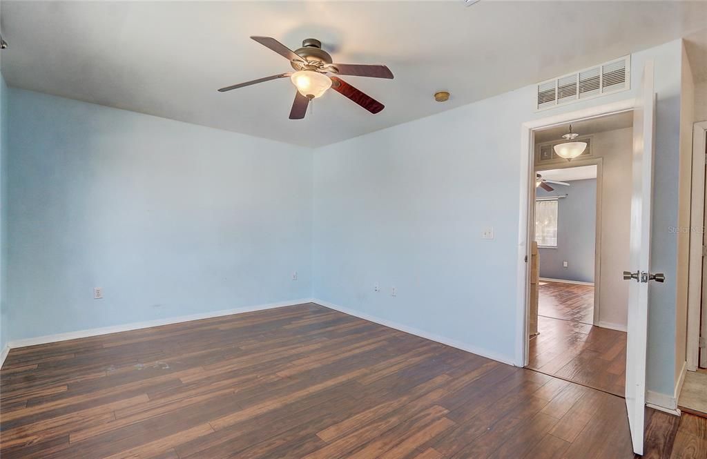 待售: $299,900 (2 贝兹, 2 浴室, 1440 平方英尺)