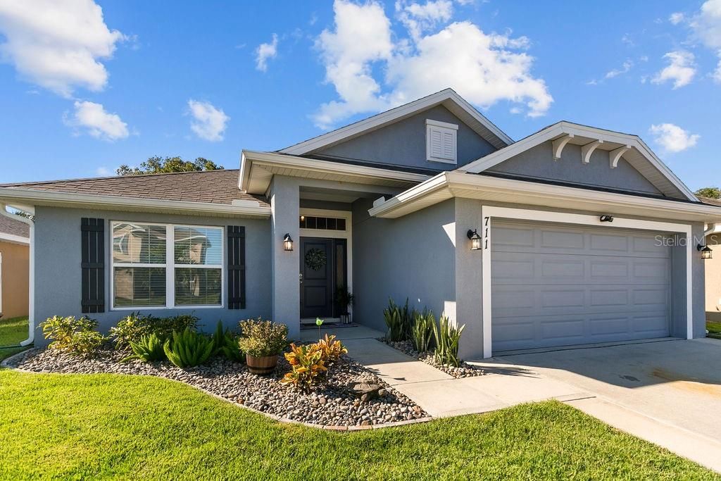 For Sale: $379,900 (4 beds, 2 baths, 1828 Square Feet)