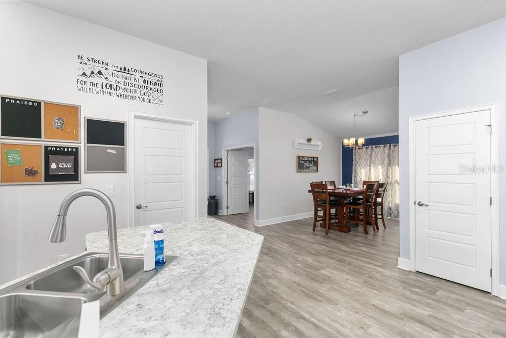 For Sale: $379,900 (4 beds, 2 baths, 1828 Square Feet)