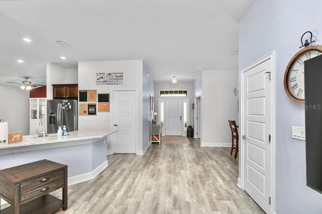 For Sale: $379,900 (4 beds, 2 baths, 1828 Square Feet)