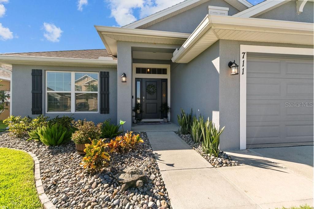 For Sale: $379,900 (4 beds, 2 baths, 1828 Square Feet)