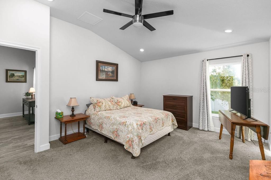 For Sale: $379,900 (4 beds, 2 baths, 1828 Square Feet)