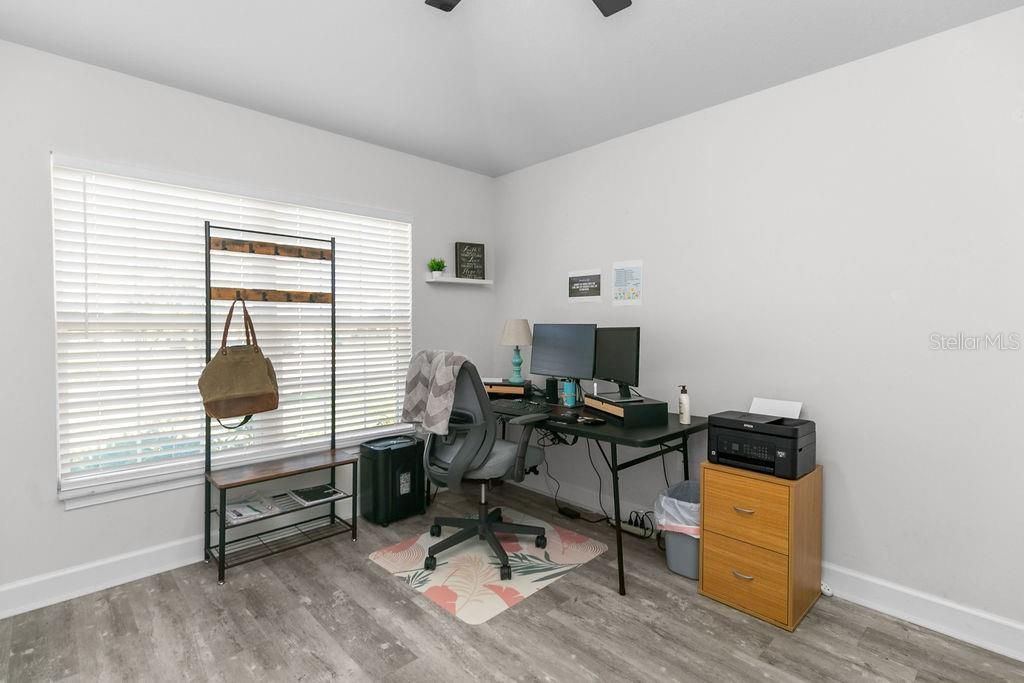 For Sale: $379,900 (4 beds, 2 baths, 1828 Square Feet)