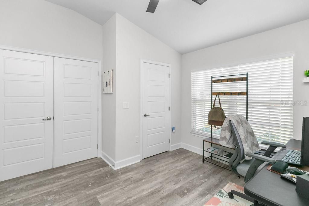 For Sale: $379,900 (4 beds, 2 baths, 1828 Square Feet)