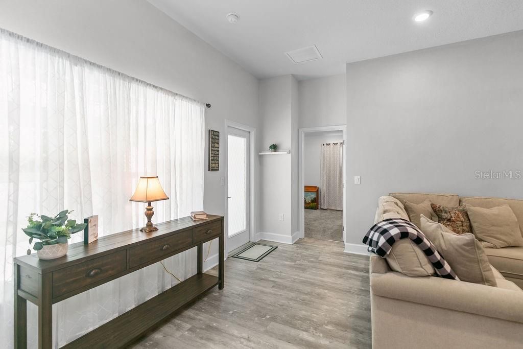 For Sale: $379,900 (4 beds, 2 baths, 1828 Square Feet)