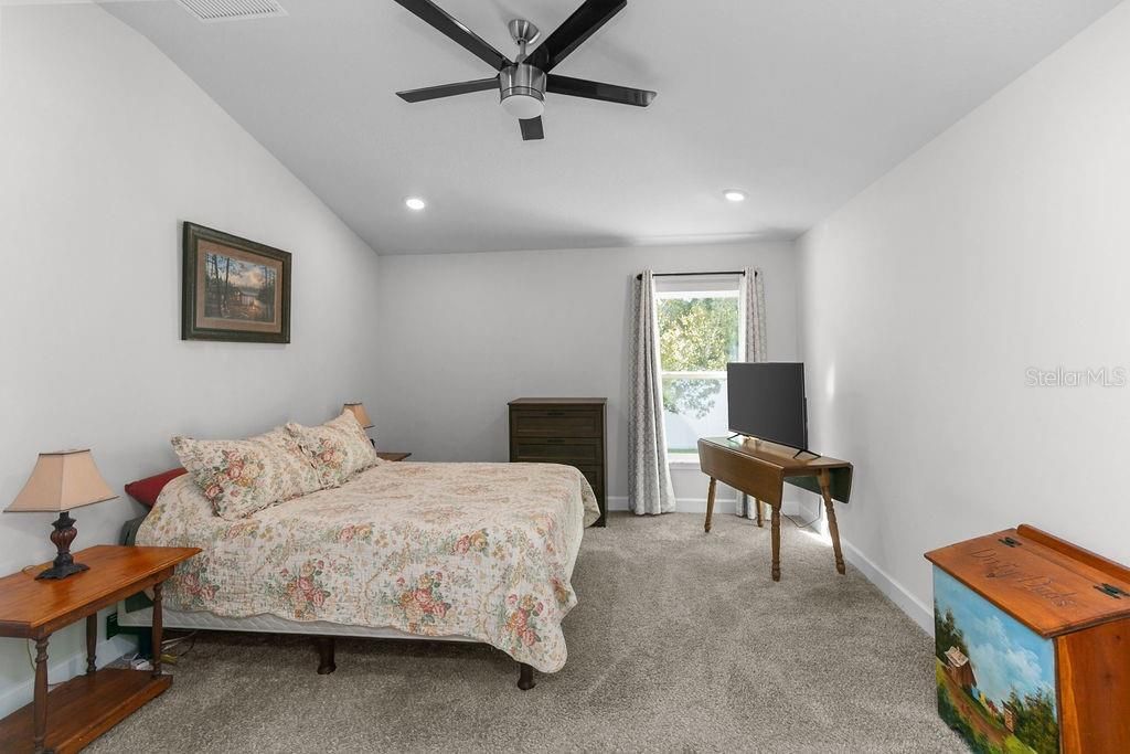 For Sale: $379,900 (4 beds, 2 baths, 1828 Square Feet)