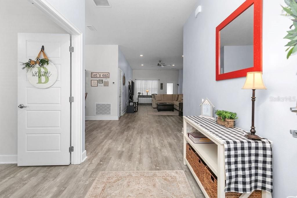 For Sale: $379,900 (4 beds, 2 baths, 1828 Square Feet)