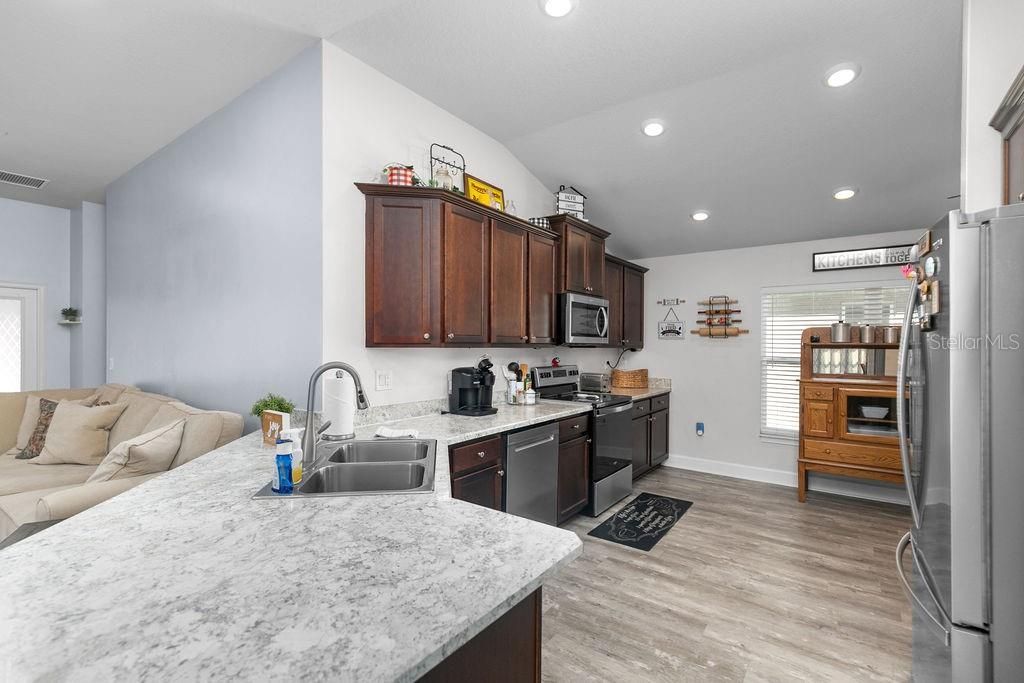 For Sale: $379,900 (4 beds, 2 baths, 1828 Square Feet)