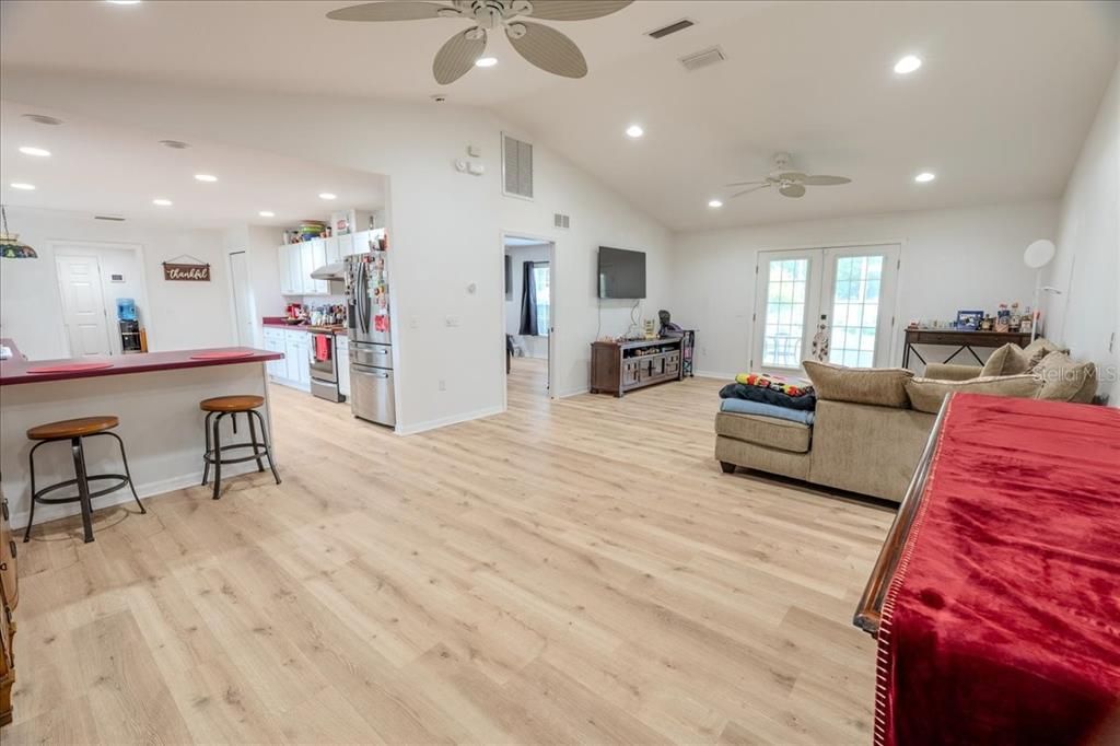 На продажу: $425,000 (2 спален, 2 ванн, 1566 Квадратных фут)