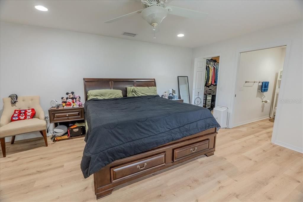 На продажу: $425,000 (2 спален, 2 ванн, 1566 Квадратных фут)