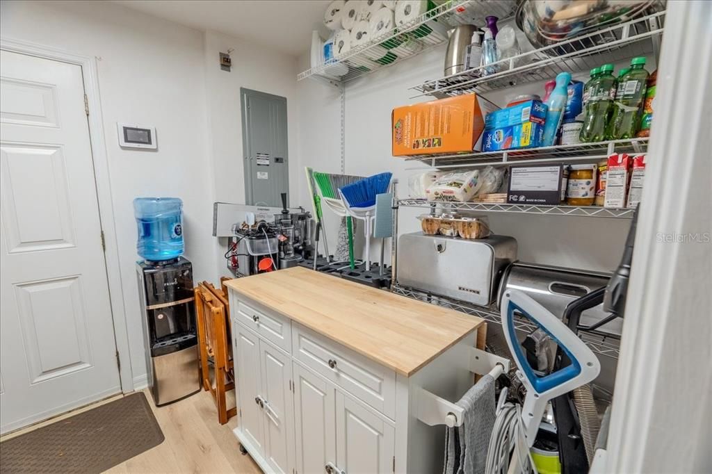 На продажу: $425,000 (2 спален, 2 ванн, 1566 Квадратных фут)