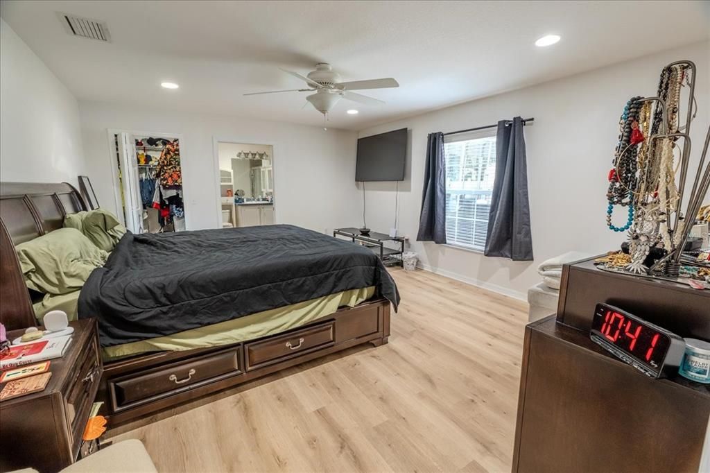 На продажу: $425,000 (2 спален, 2 ванн, 1566 Квадратных фут)