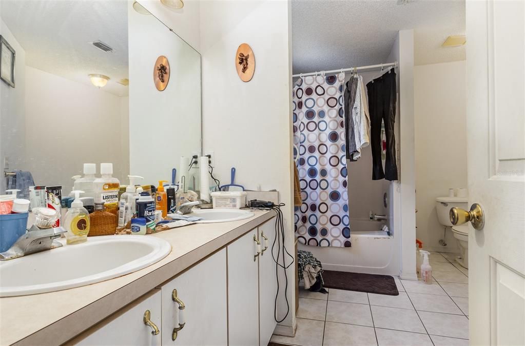 For Sale: $315,000 (3 beds, 2 baths, 1770 Square Feet)