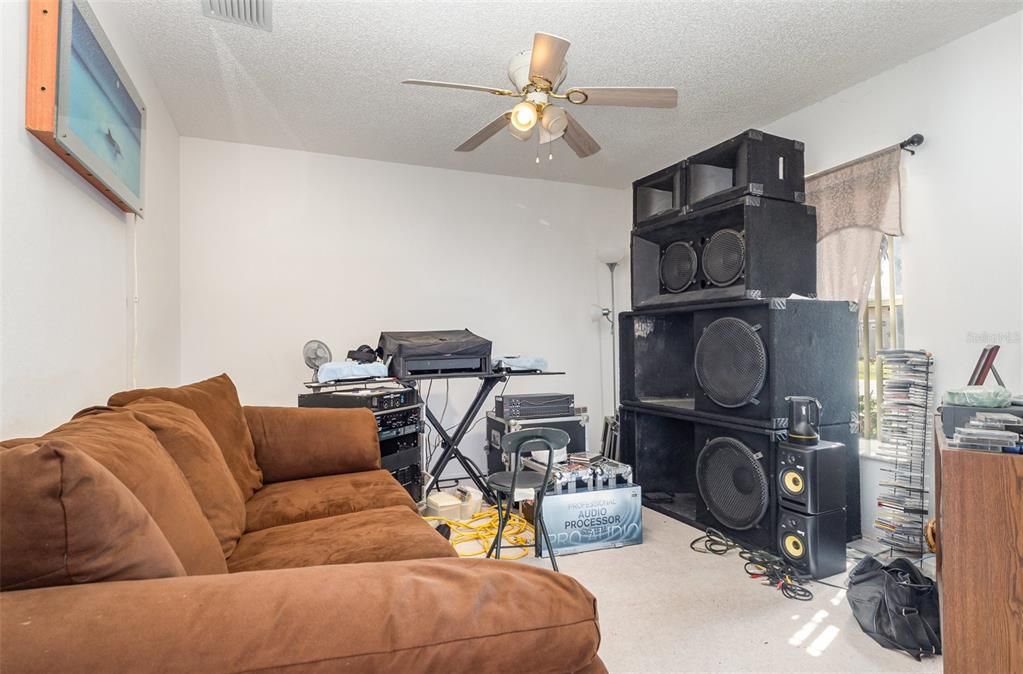 For Sale: $315,000 (3 beds, 2 baths, 1770 Square Feet)