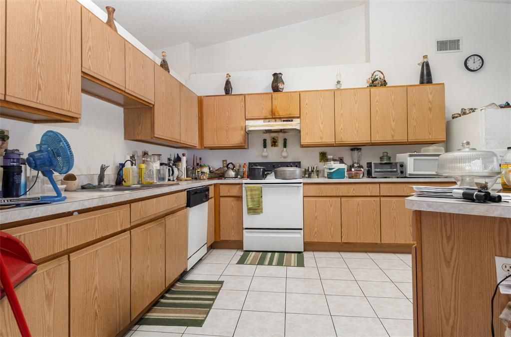 For Sale: $315,000 (3 beds, 2 baths, 1770 Square Feet)