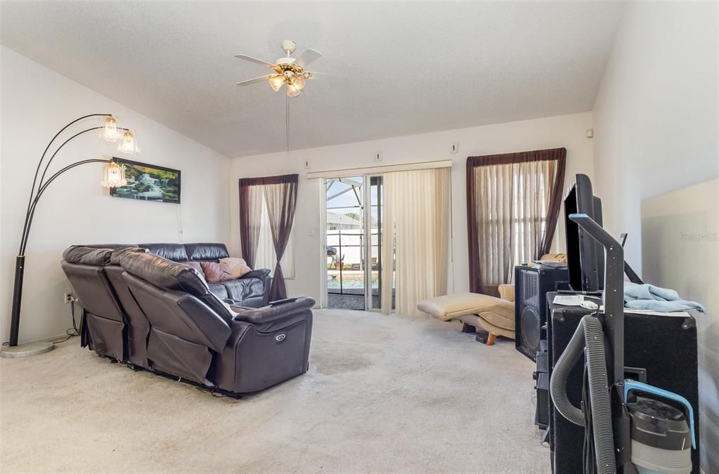 For Sale: $315,000 (3 beds, 2 baths, 1770 Square Feet)