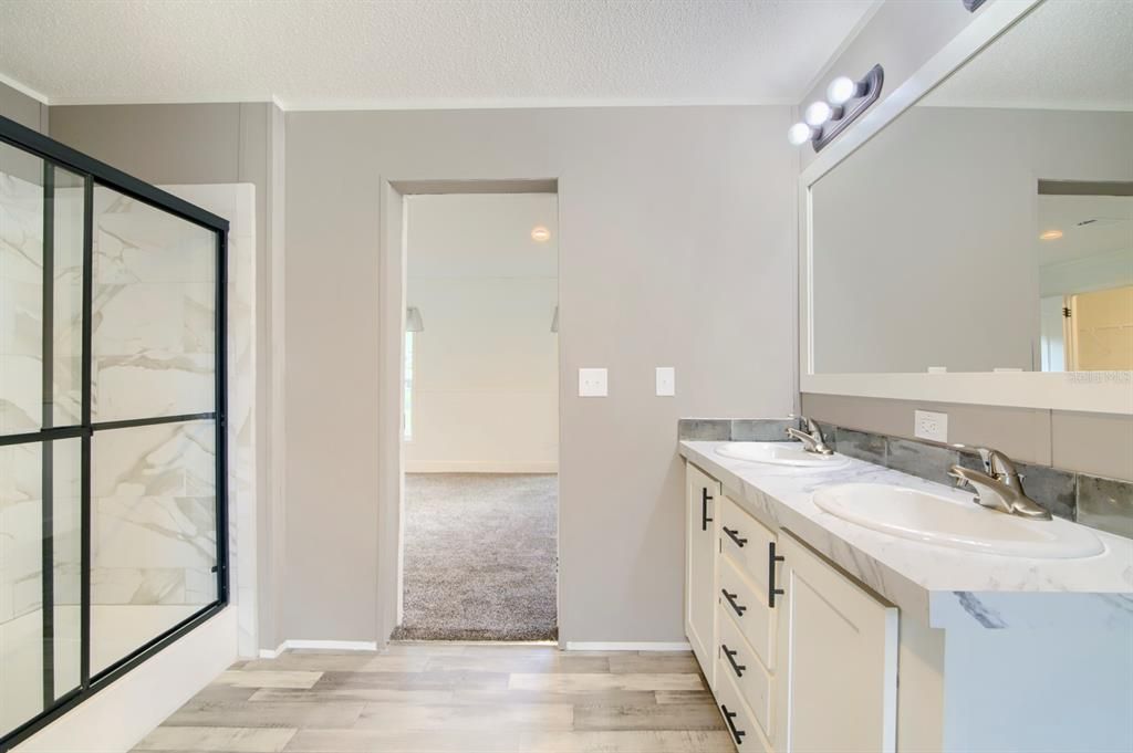 待售: $299,000 (3 贝兹, 2 浴室, 1352 平方英尺)