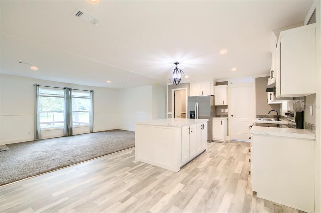 待售: $299,000 (3 贝兹, 2 浴室, 1352 平方英尺)