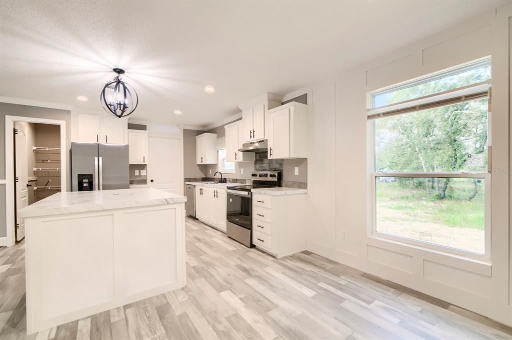 待售: $299,000 (3 贝兹, 2 浴室, 1352 平方英尺)